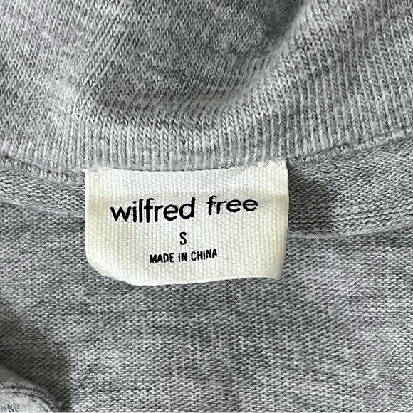 Aritzia Wilfred Free V-Neck Polo Sweater in Light Gray - Size S - Picture 4 of 5